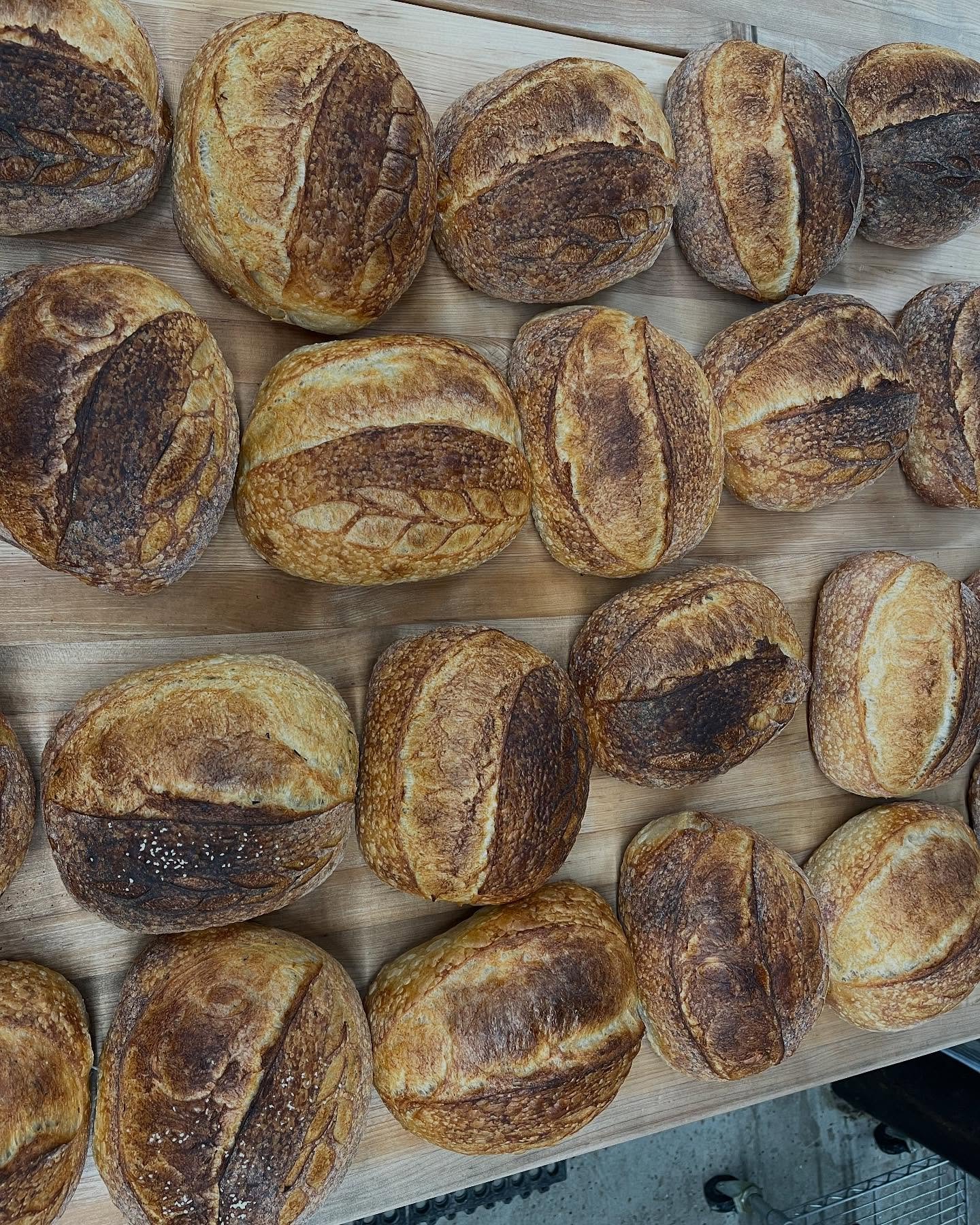 Back at it friends! Deliveries were made today:
@saxgenstore 
@chatham_marketplace 
@steves_garden_market 
@gardenvalleyfarmersmarket 
@bmcbrewingco 
@leftbankbutchery 
Bread and crackers!