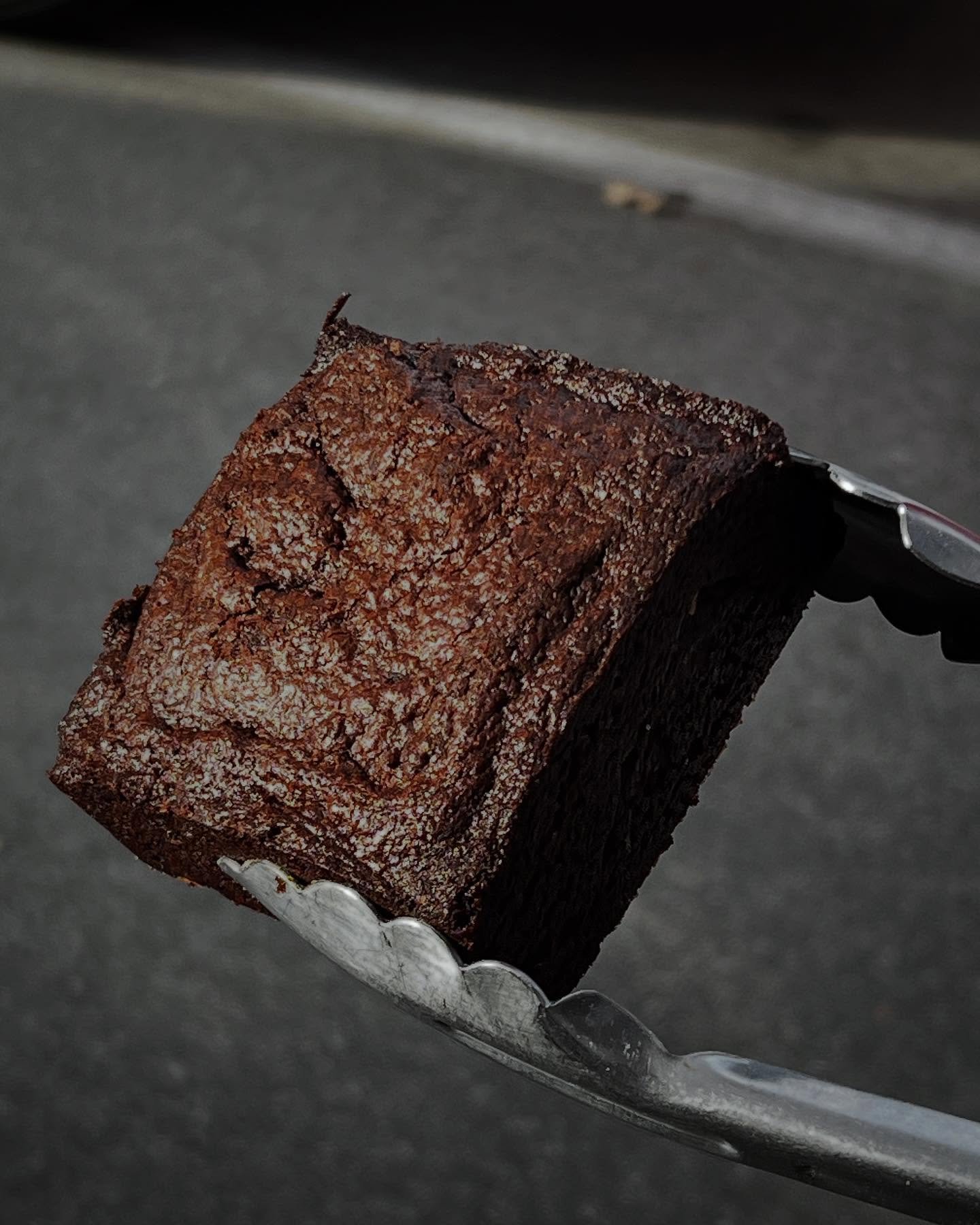 We&rsquo;ve got brownies and they&rsquo;re awesome! 🦄🍫
.
.
.
.
.
#sourbakerygraham #brownie